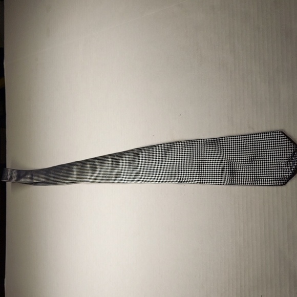 05.Alexander Julian Colors Necktie - Picture 2 of 9